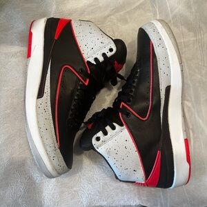 Nike Men's Black and White High-Top Sneakers